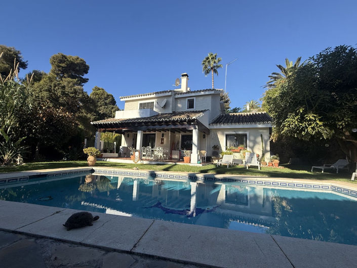 Image No.1-4 Bed Villa for sale