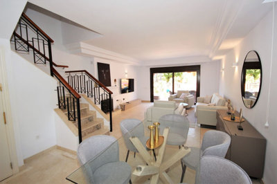 12-53013098fcab6c38b1379cd33298e050