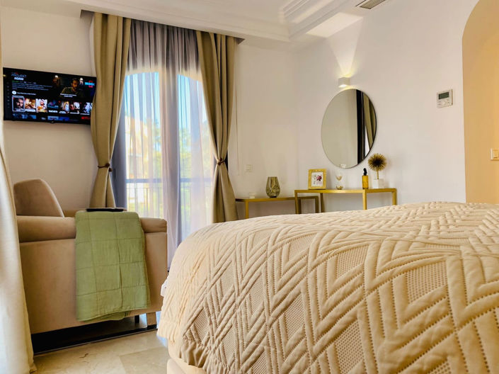 Image No.25-2 Bed Townhouse for sale