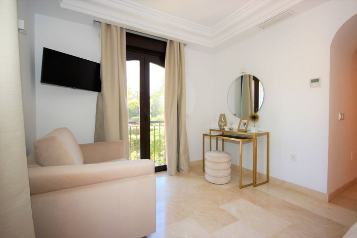 Image No.28-2 Bed Townhouse for sale