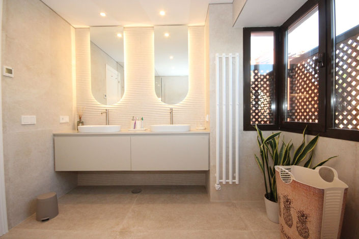 Image No.32-2 Bed Townhouse for sale