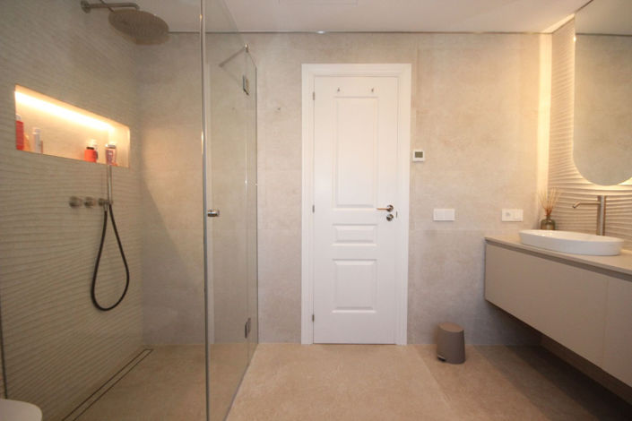 Image No.33-2 Bed Townhouse for sale