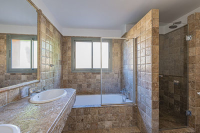 10-bb915d1cb19341576dcdc994b81ab9c5