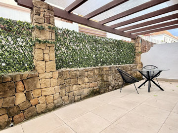 10-bb915d1cb19341576dcdc994b81ab9c5