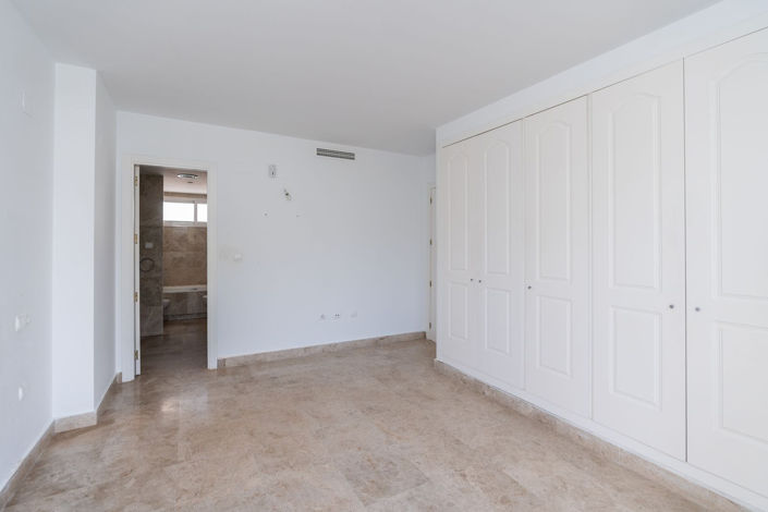 Image No.17-3 Bed Townhouse for sale