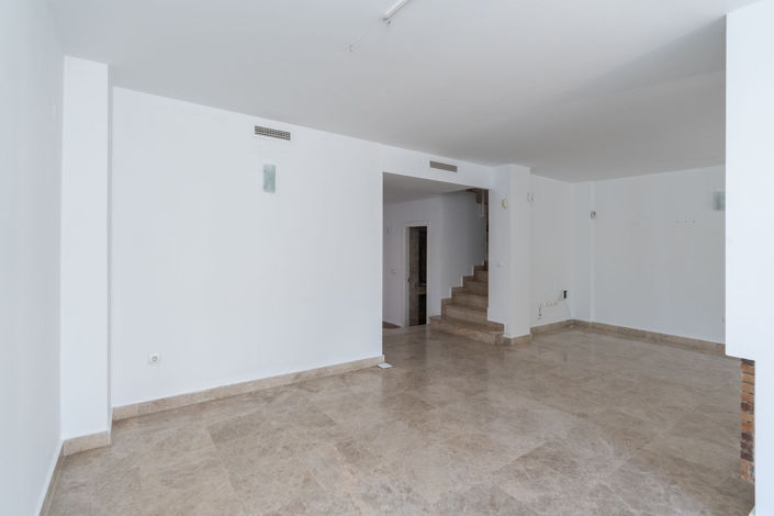 Image No.9-3 Bed Townhouse for sale