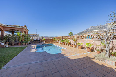 12-53013098fcab6c38b1379cd33298e050