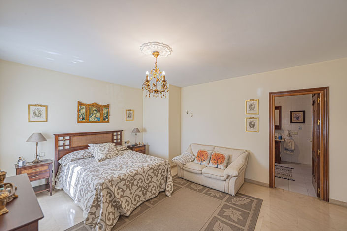 Image No.18-4 Bed Villa for sale