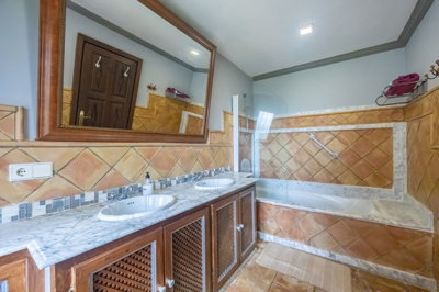 8-e64a9055bba3e77ac8aca3b893cdf826