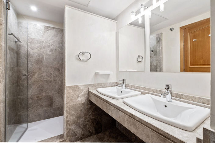 Image No.10-3 Bed Duplex for sale