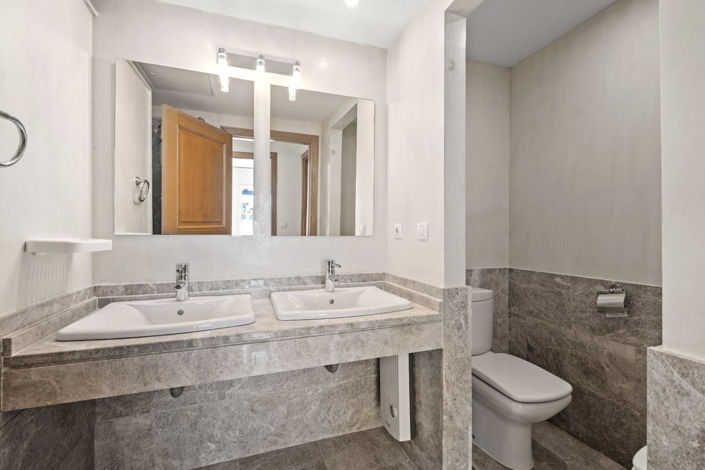 Image No.8-3 Bed Duplex for sale