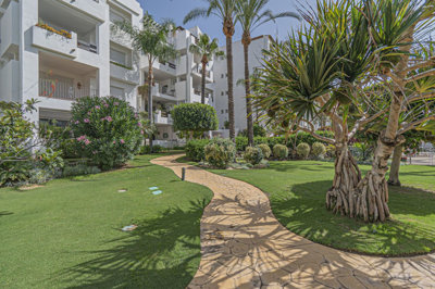 13-5fd73dea700db77384c091ca9818b1a9