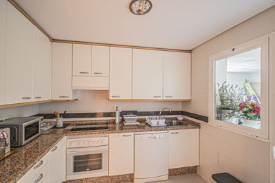 10-bb915d1cb19341576dcdc994b81ab9c5