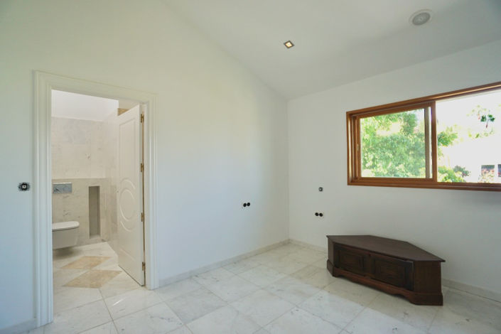 Image No.12-5 Bed Villa for sale