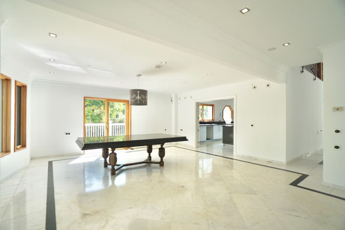 Image No.18-5 Bed Villa for sale