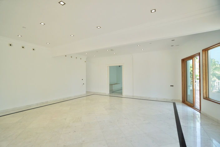 Image No.32-5 Bed Villa for sale