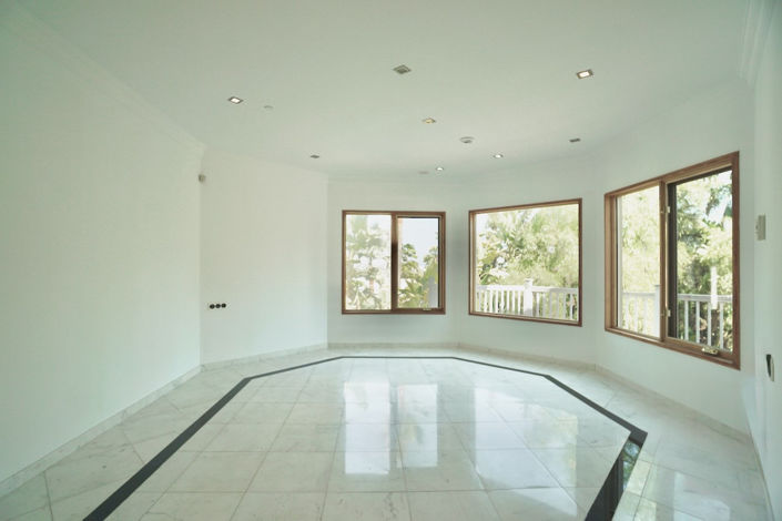 Image No.34-5 Bed Villa for sale