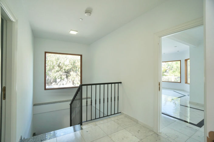 Image No.36-5 Bed Villa for sale