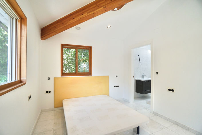 Image No.38-5 Bed Villa for sale