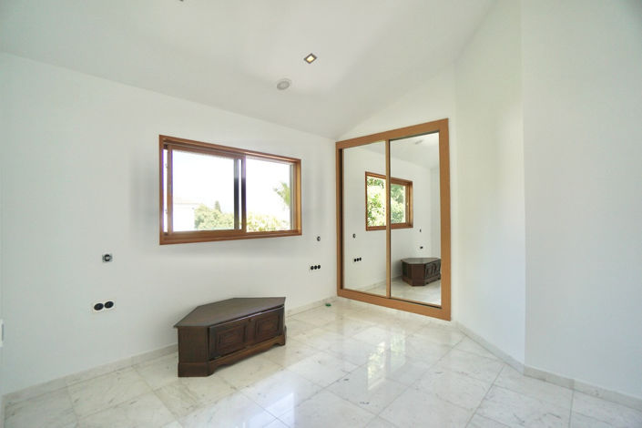 Image No.39-5 Bed Villa for sale