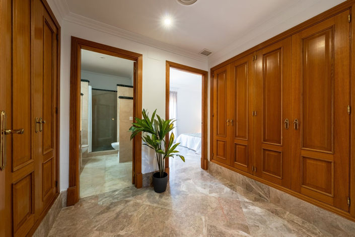 Image No.16-3 Bed Townhouse for sale