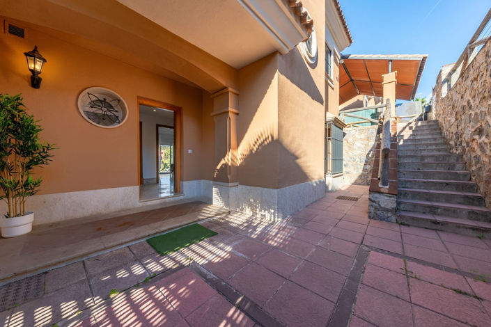 Image No.25-3 Bed Townhouse for sale