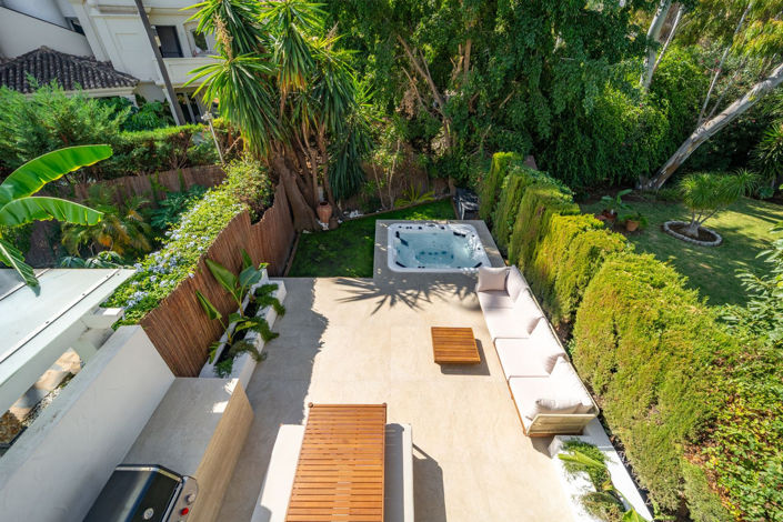 Image No.18-2 Bed Townhouse for sale