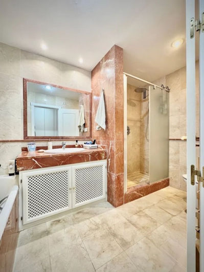 Image No.8-Appartement de 2 chambres à vendre à Estepona