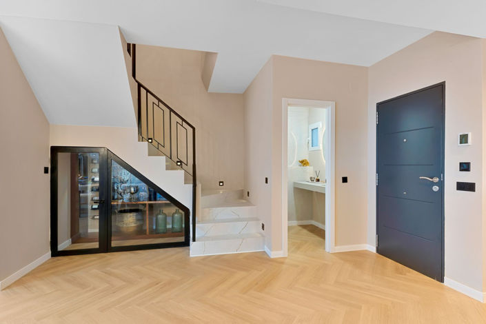 Image No.11-4 Bed Townhouse for sale