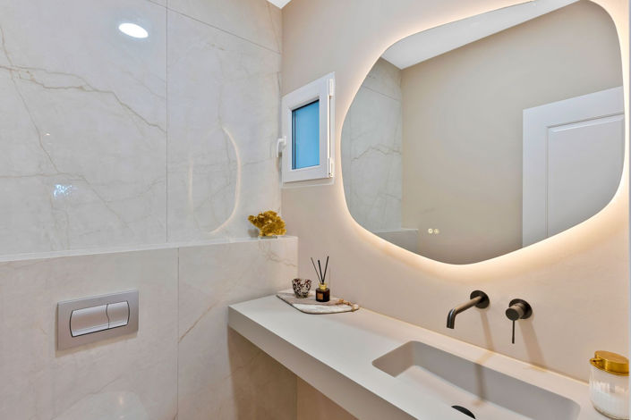 Image No.12-4 Bed Townhouse for sale