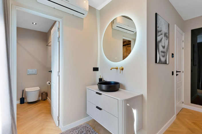 Image No.17-4 Bed Townhouse for sale