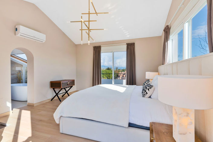 Image No.25-4 Bed Townhouse for sale