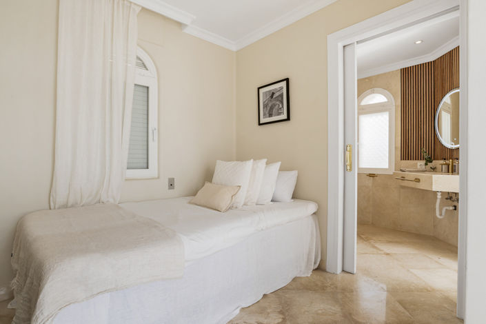 Image No.23-3 Bed Apartment for sale