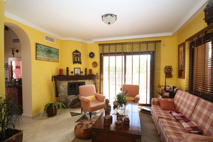 Image No.2-3 Bed Villa for sale