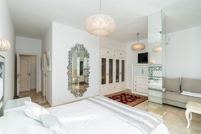 Image No.18-4 Bed Apartment for sale