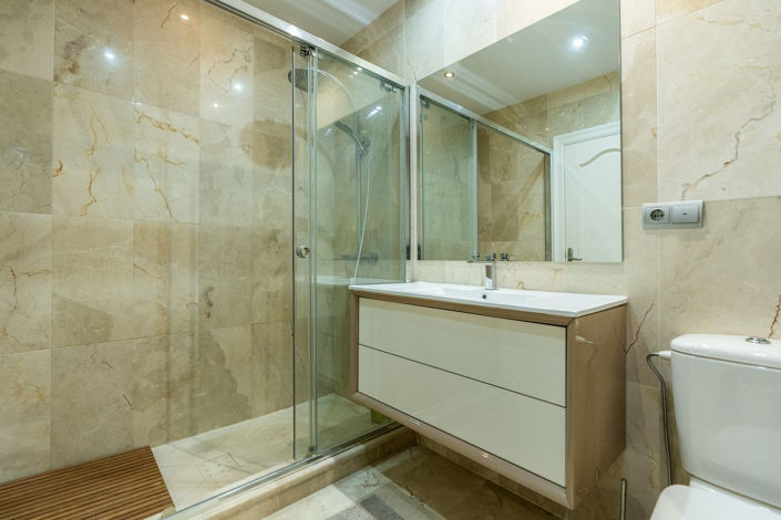 Image No.20-4 Bed Apartment for sale