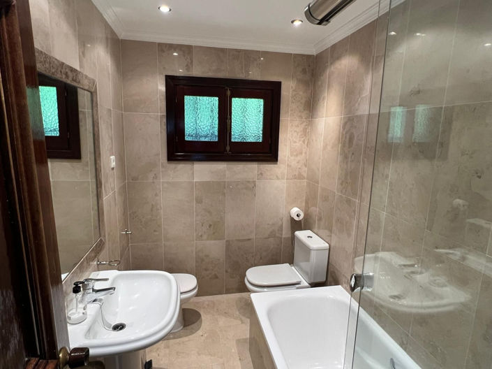 Image No.21-4 Bed Villa for sale