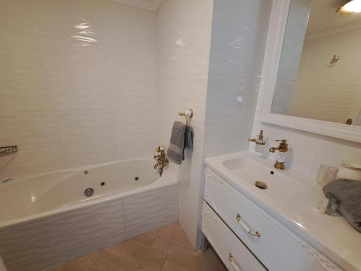 Image No.21-3 Bed Apartment for sale