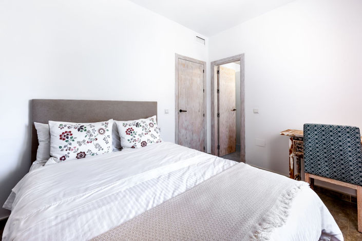 Image No.24-3 Bed Apartment for sale