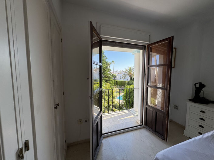 Image No.22-3 Bed Townhouse for sale