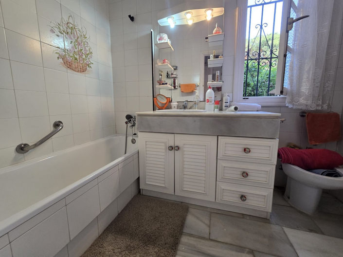 Image No.8-4 Bed Villa for sale