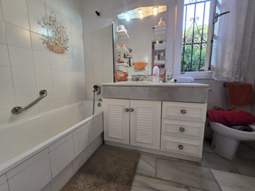 8-e64a9055bba3e77ac8aca3b893cdf826