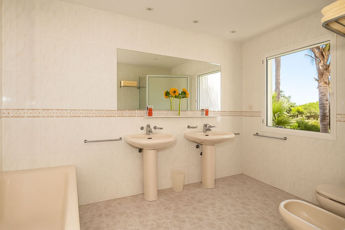 Image No.10-Villa de 4 chambres à vendre à Marbesa