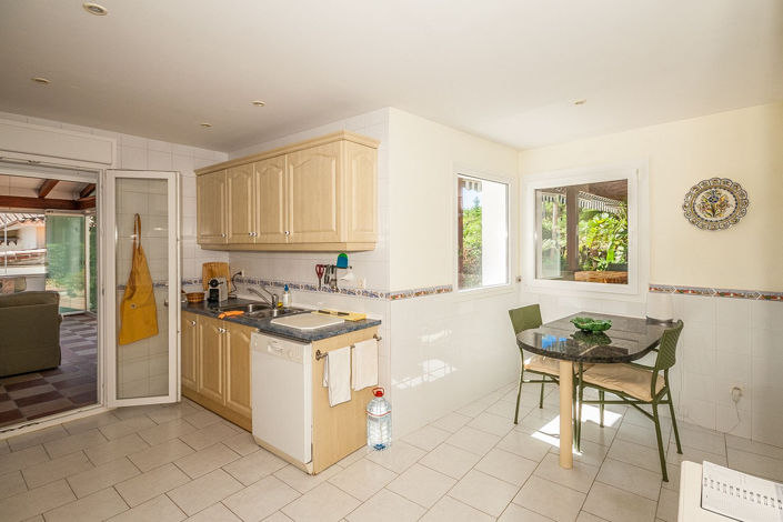 Image No.18-4 Bed Villa for sale