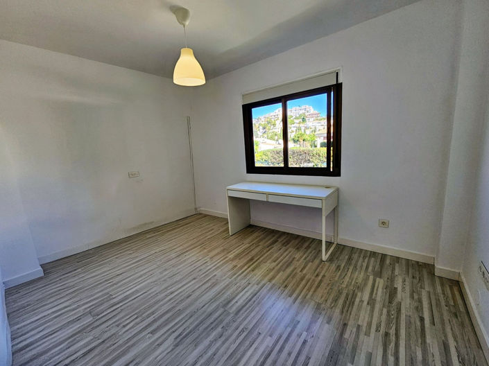 Image No.17-4 Bed Duplex for sale