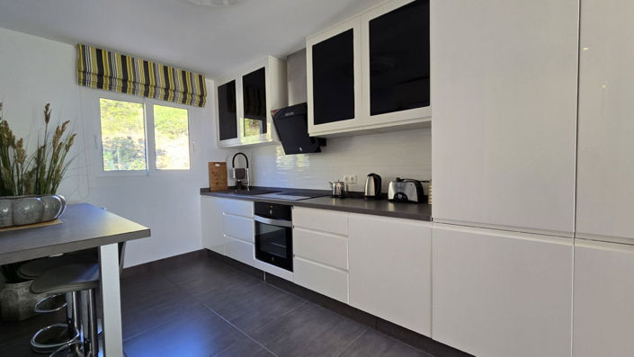 Image No.24-2 Bed Apartment for sale