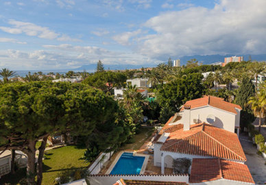 2-5bd7b9d04b45e33852eaf0ec6670150d