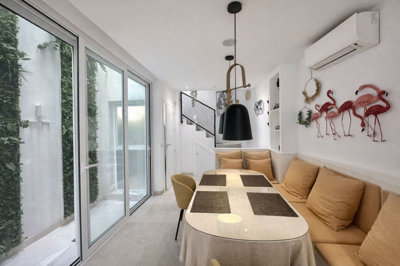 11-20939a0134ad724a8cb2a801094d15a4