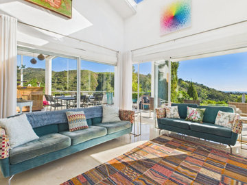 10-bb915d1cb19341576dcdc994b81ab9c5