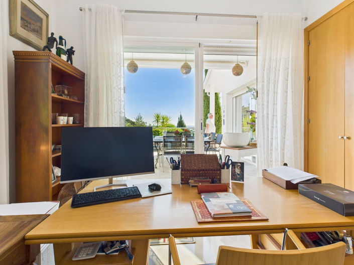 Image No.11-Villa de 4 chambres à vendre à Estepona